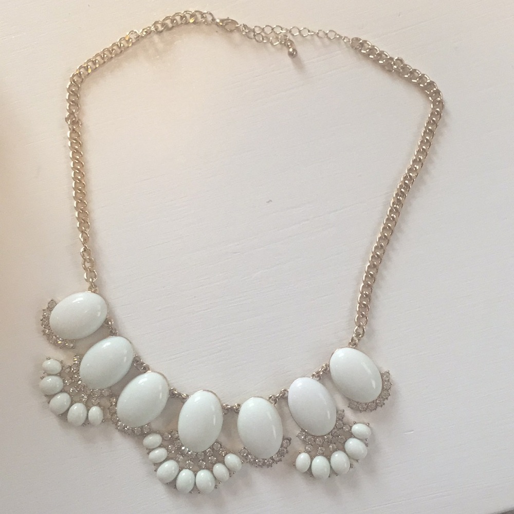 NEVER WORN. PERFECT CONDITION. Necklace